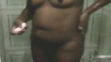 South Indian Bathing Beauty - Movies.