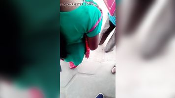 Indian nymphos girl sexy view in busstop (cute closeup) part 2
