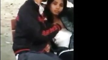 indian hot gf suking dick in park