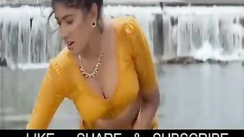 Sangavi beautiful boob Showing scenes