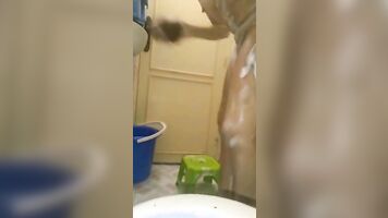 Teen Moroccan virgin taking shower مغربية كادوش ودير الصابون لبزازلها