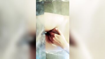Hot Oriental Masturbates on Cam