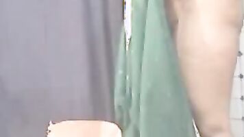 Desi Girl In Green Sari - Movies.