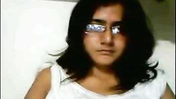 Busty Pakistani housewife Nazia with her driver while her hubby is out from country having sex